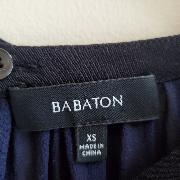 Aritzia Babaton Open Back Blouse 100% Silk with Navy and Black color block - Picture 5 of 5